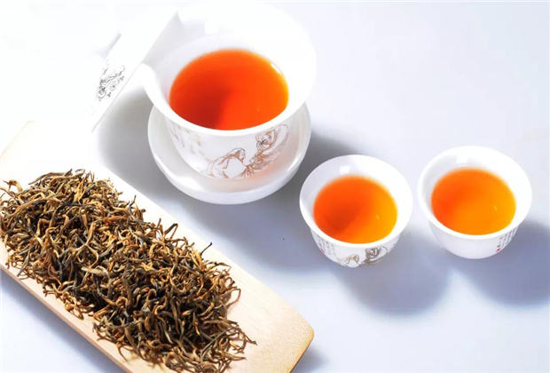 古樹紅茶積淀千年 滇紅瑰寶享譽世界 ！臨滄茶山