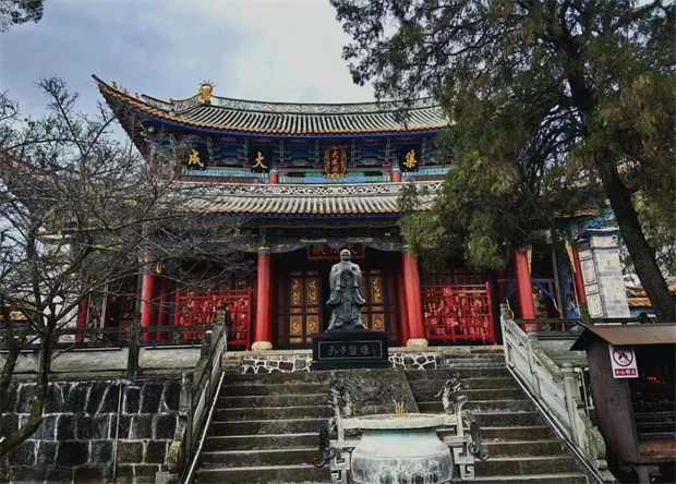 云南旅游,云南旅行社,云南團(tuán)建公司,云南策劃公司,云南會(huì)議會(huì)展,臨滄旅游,臨滄旅行社,臨滄團(tuán)建公司,臨滄策劃公司：邀您過(guò)個(gè)“滇紅風(fēng)雅年”：逛茶花節(jié)、品非遺、賞雪鄉(xiāng)奇境！